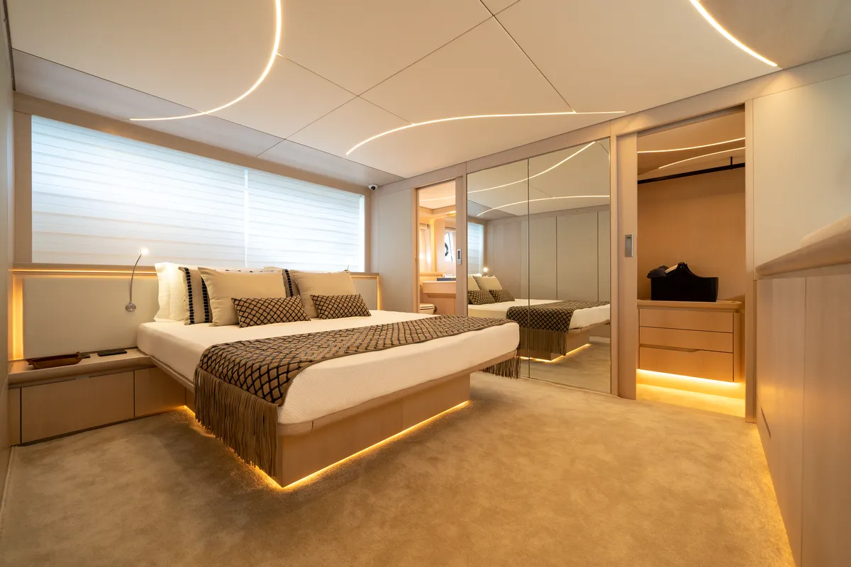 Intermarine 640HDF — Suítes (1 de 8)