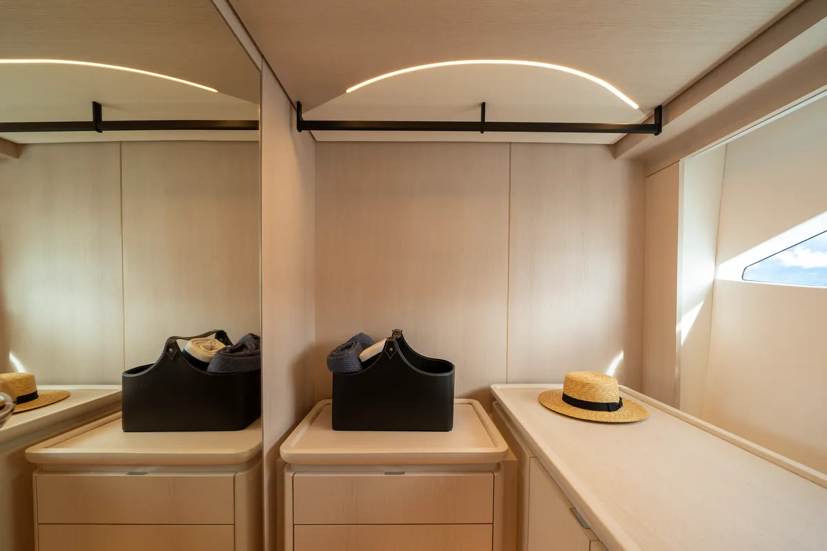 Intermarine 640HDF — Suítes (6 de 8)
