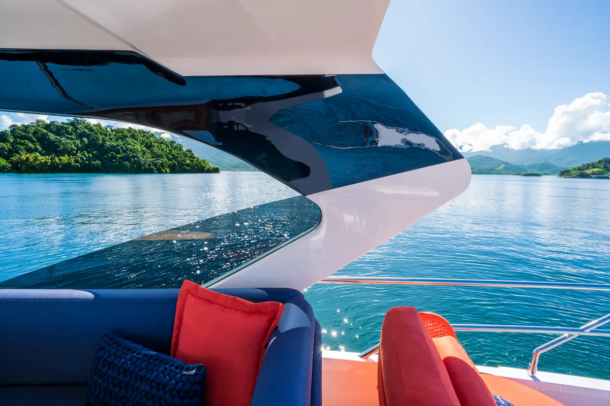 Intermarine 640HDF — Flybridge (3 de 9)