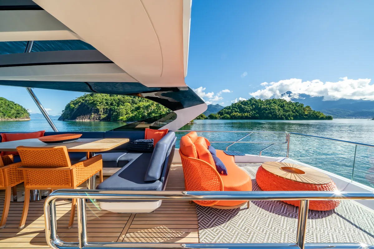 Intermarine 640HDF — Flybridge (5 de 9)