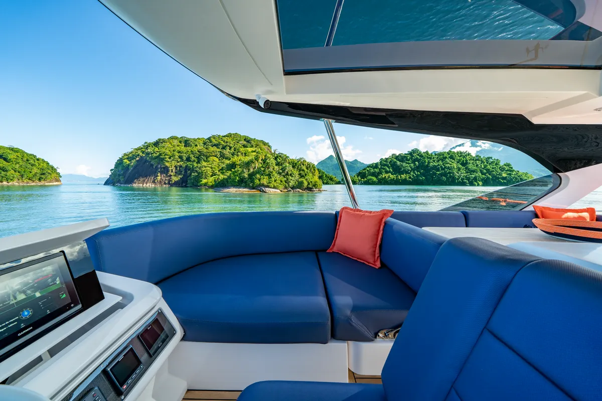 Intermarine 640HDF — Flybridge (2 de 9)
