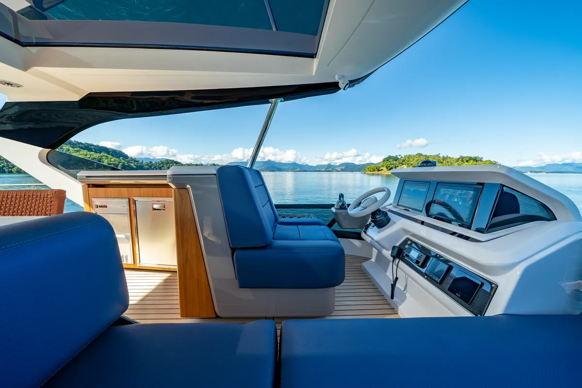 Intermarine 640HDF — Flybridge (1 de 9)