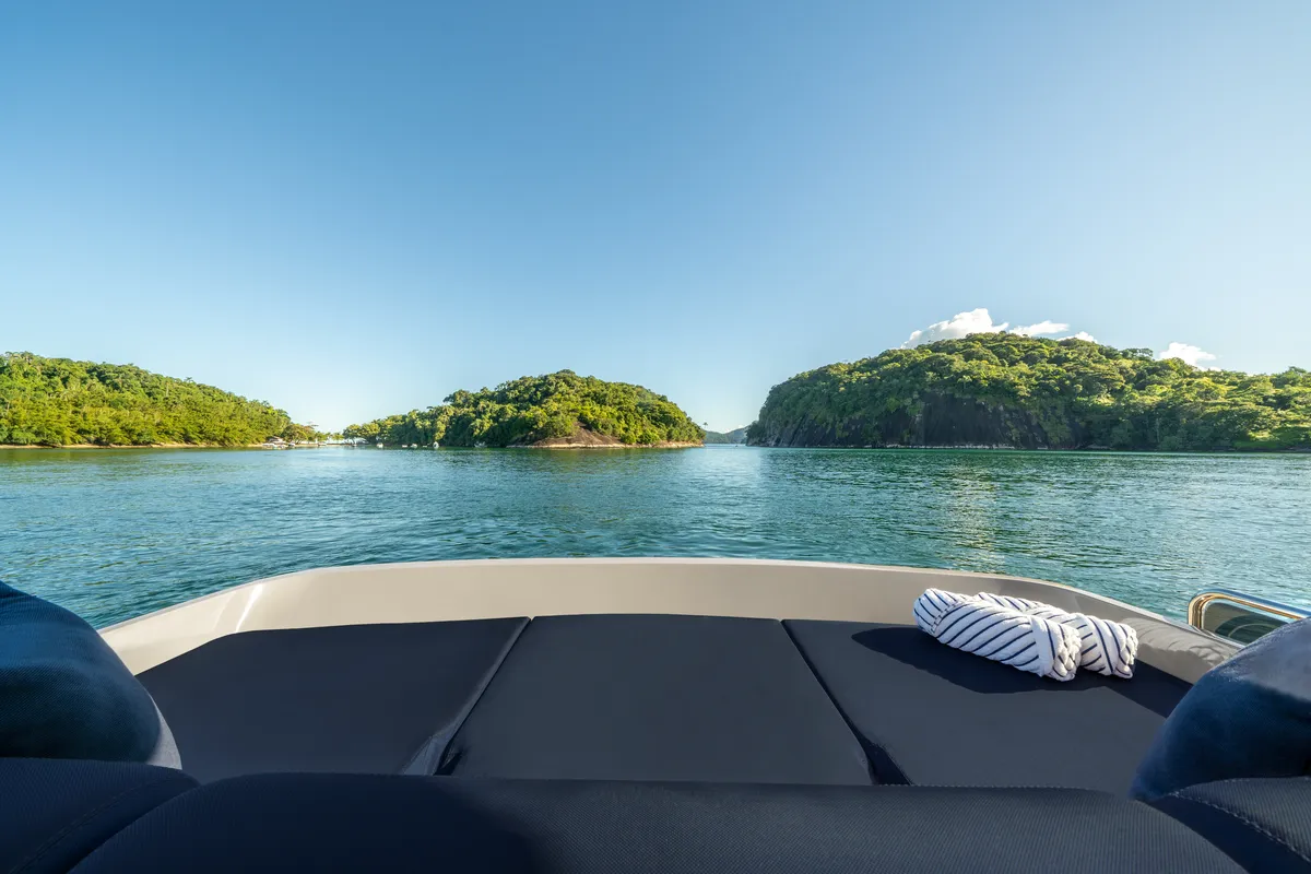 Intermarine 640HDF — Popa e proa (5 de 5)