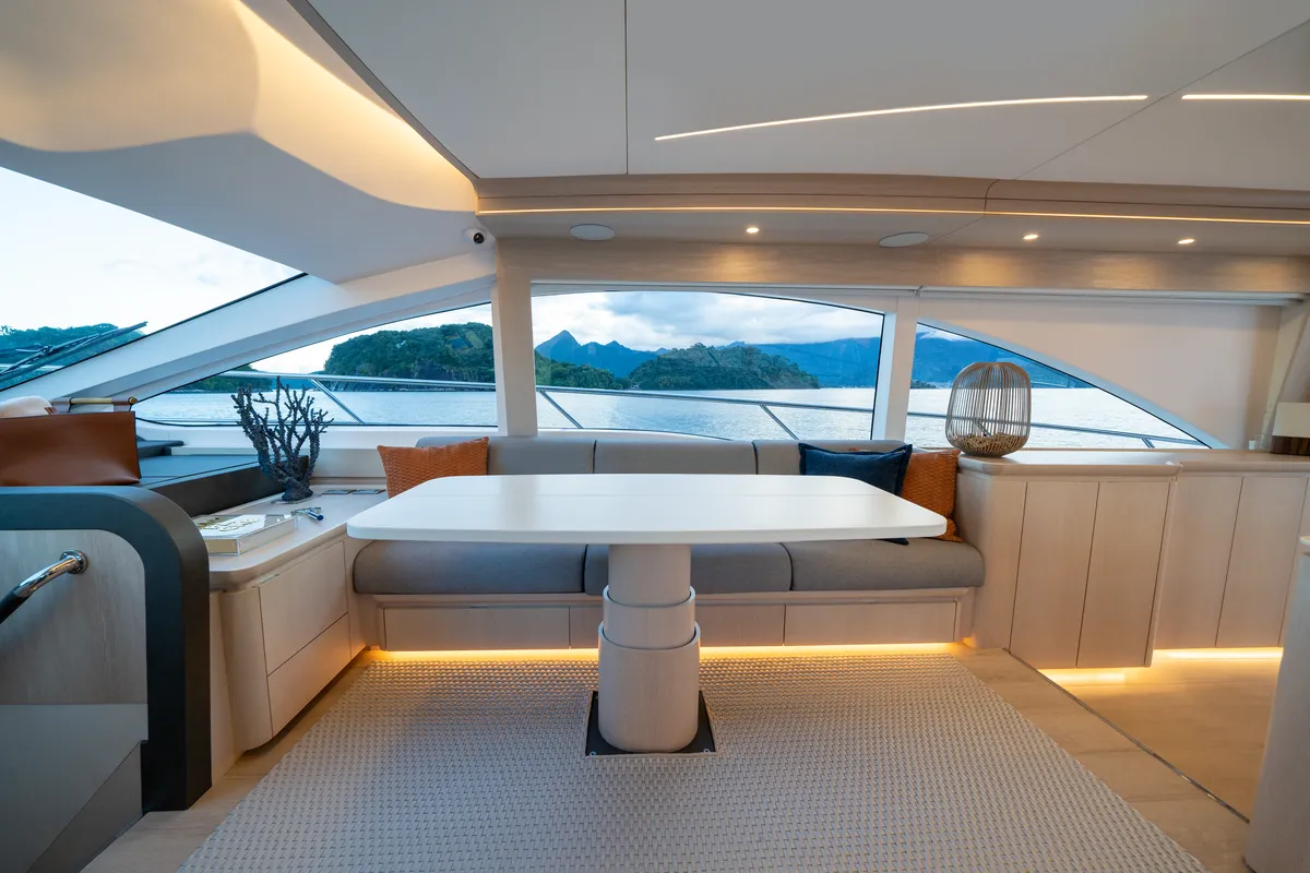 Intermarine 640HDF — Salão (2 de 4)